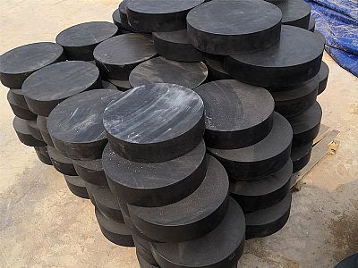 昌图县板式橡胶支座由若干层橡胶片与薄钢板经加压硫化